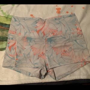 Buffbunny Melina shorts in Paradise print